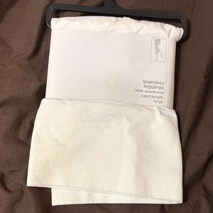 JCPenney White Seamless Leggings